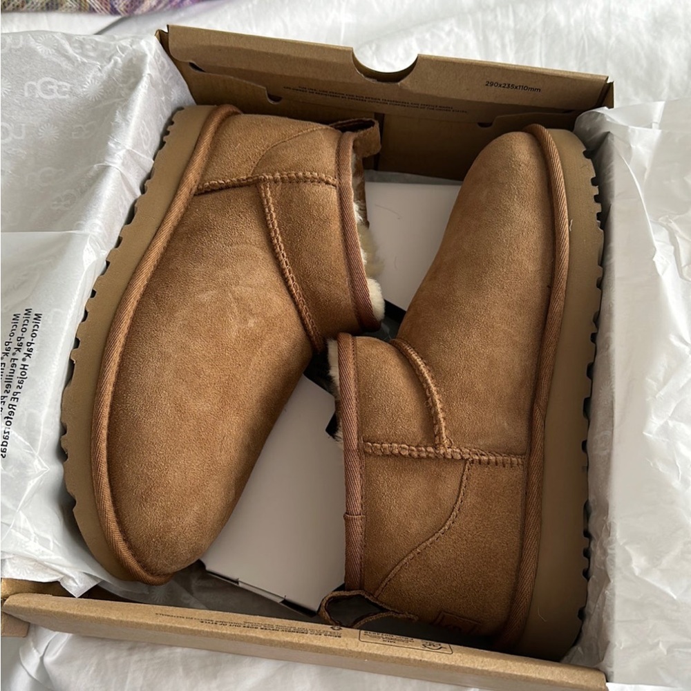 UGG CLASSIC MINI BOOT